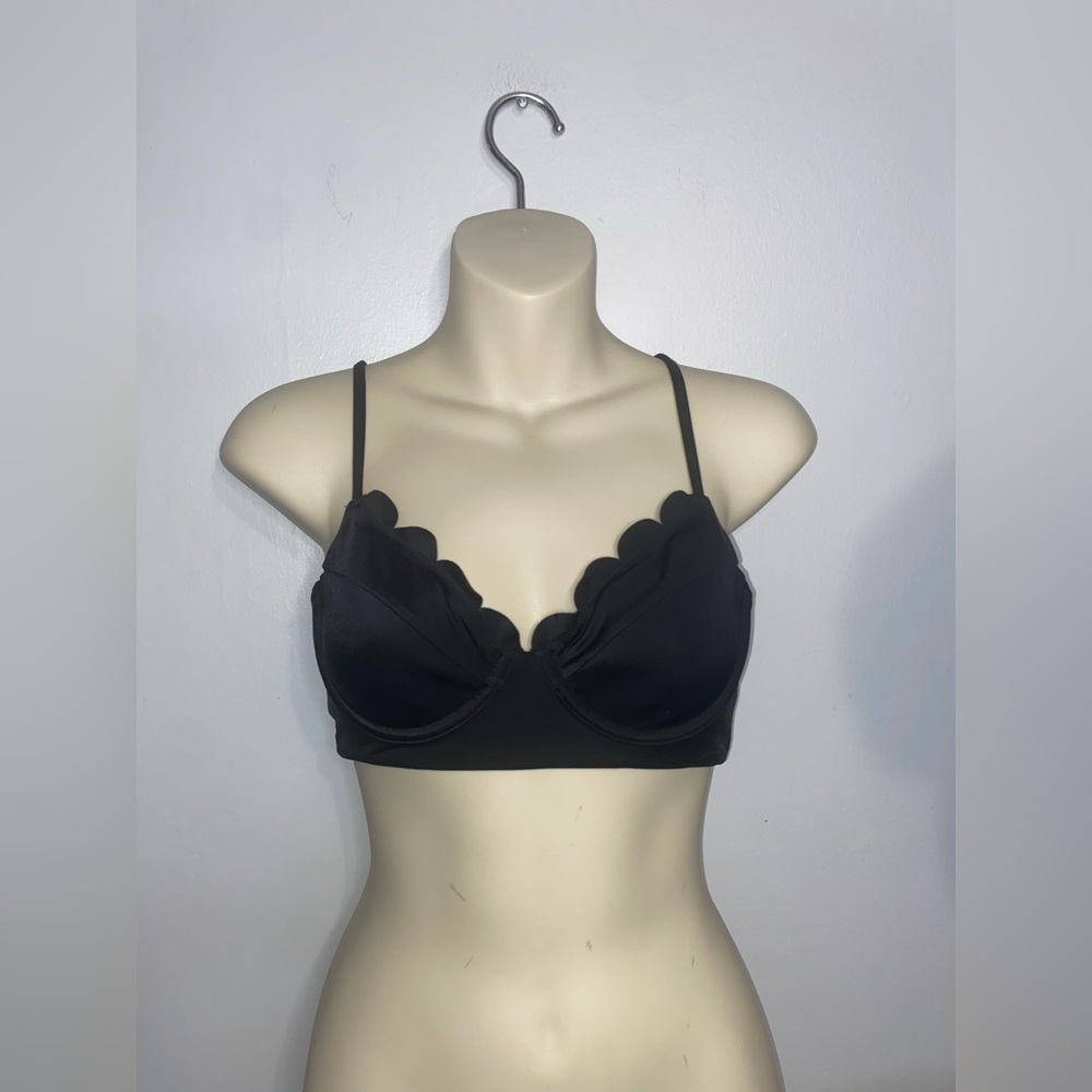 Vanilla Beach Black Molded Cup Bikini top with Adjustable Straps